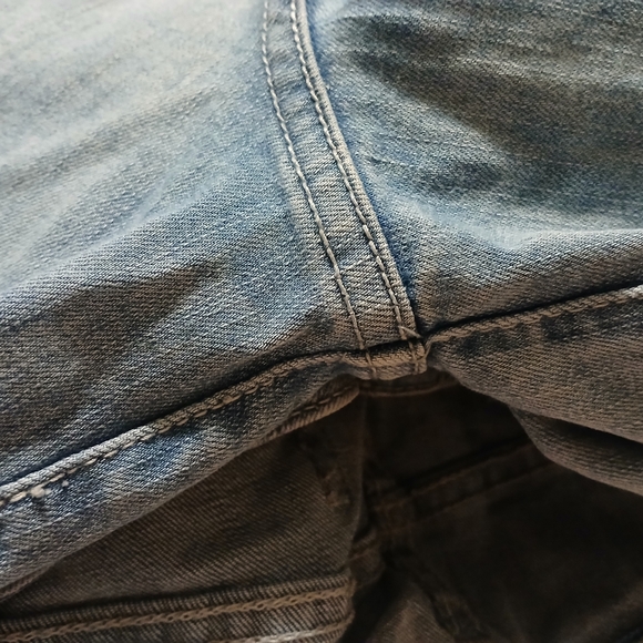 Torrid Distressed Light Blue Women's Jeans - Picture 3 of 8